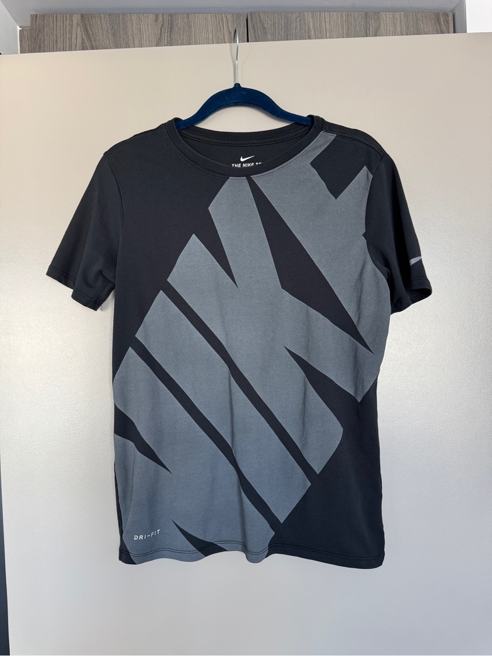 Nike Womens Black/Grey Dri-FIT Graphic T-Shirt